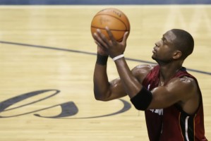 爱游戏官方网站-贝弗利怒怼韦德：我不如你就不能评价你？照这逻辑就乔丹能说你？